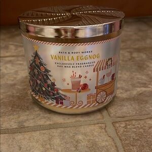 Bath & Body Works Vanilla Eggnog Candle - Gold and White